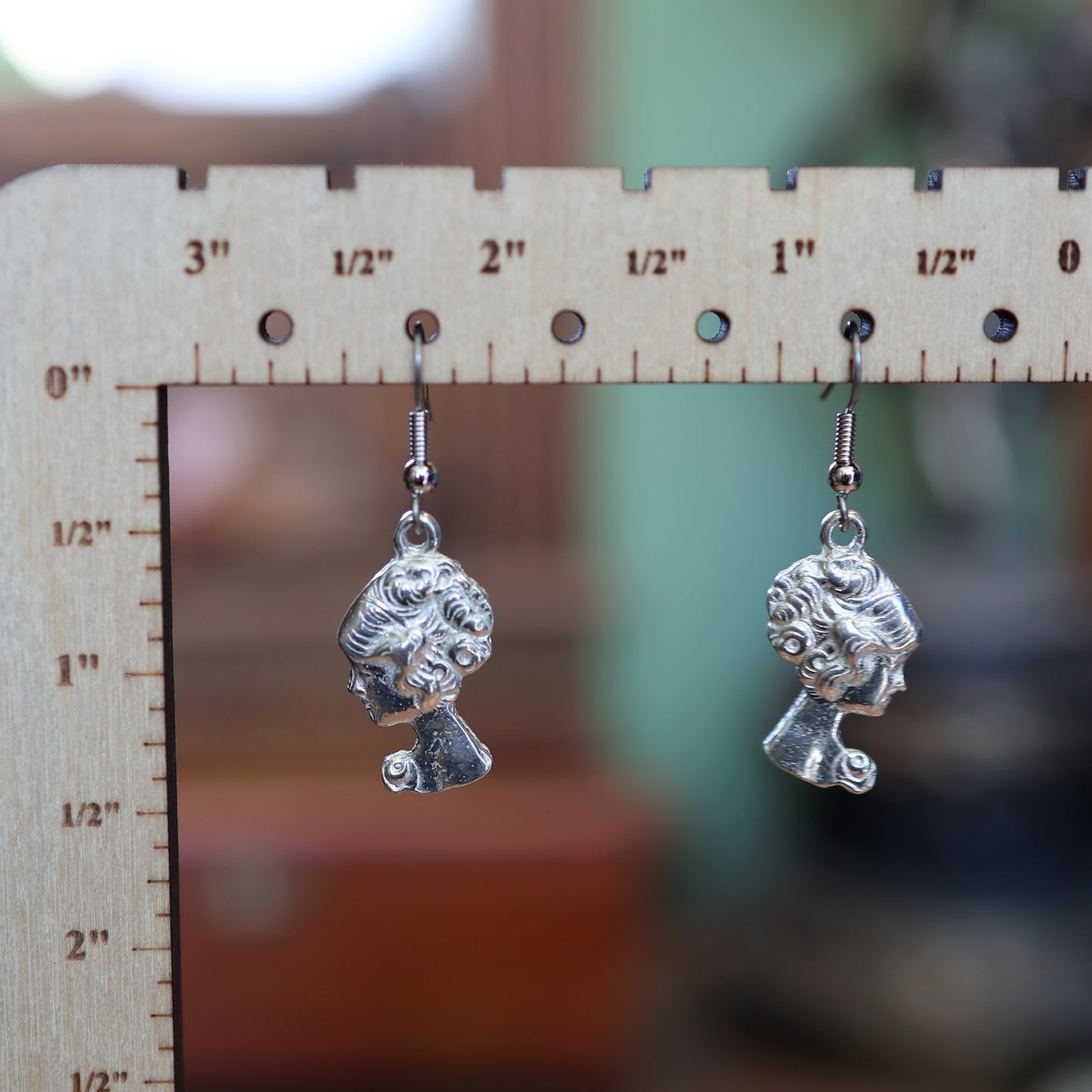 An Edwardian Lady Cameo Silver Earrings