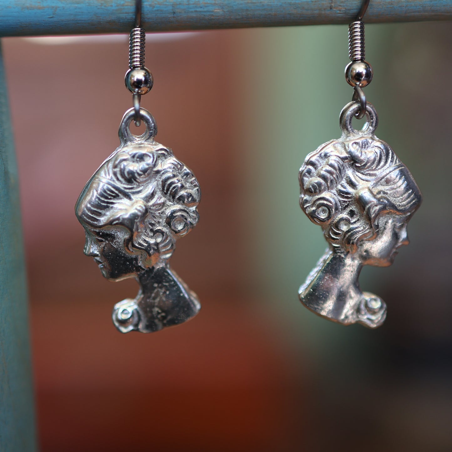 An Edwardian Lady Cameo Silver Earrings